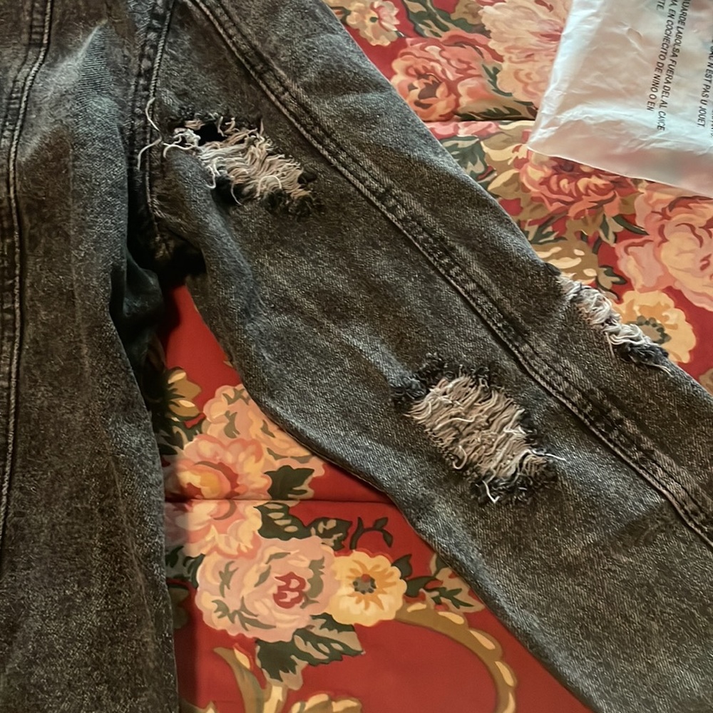 🔥Boutique🔥Blake Distressed Jean Jacket - Picture 12 of 15